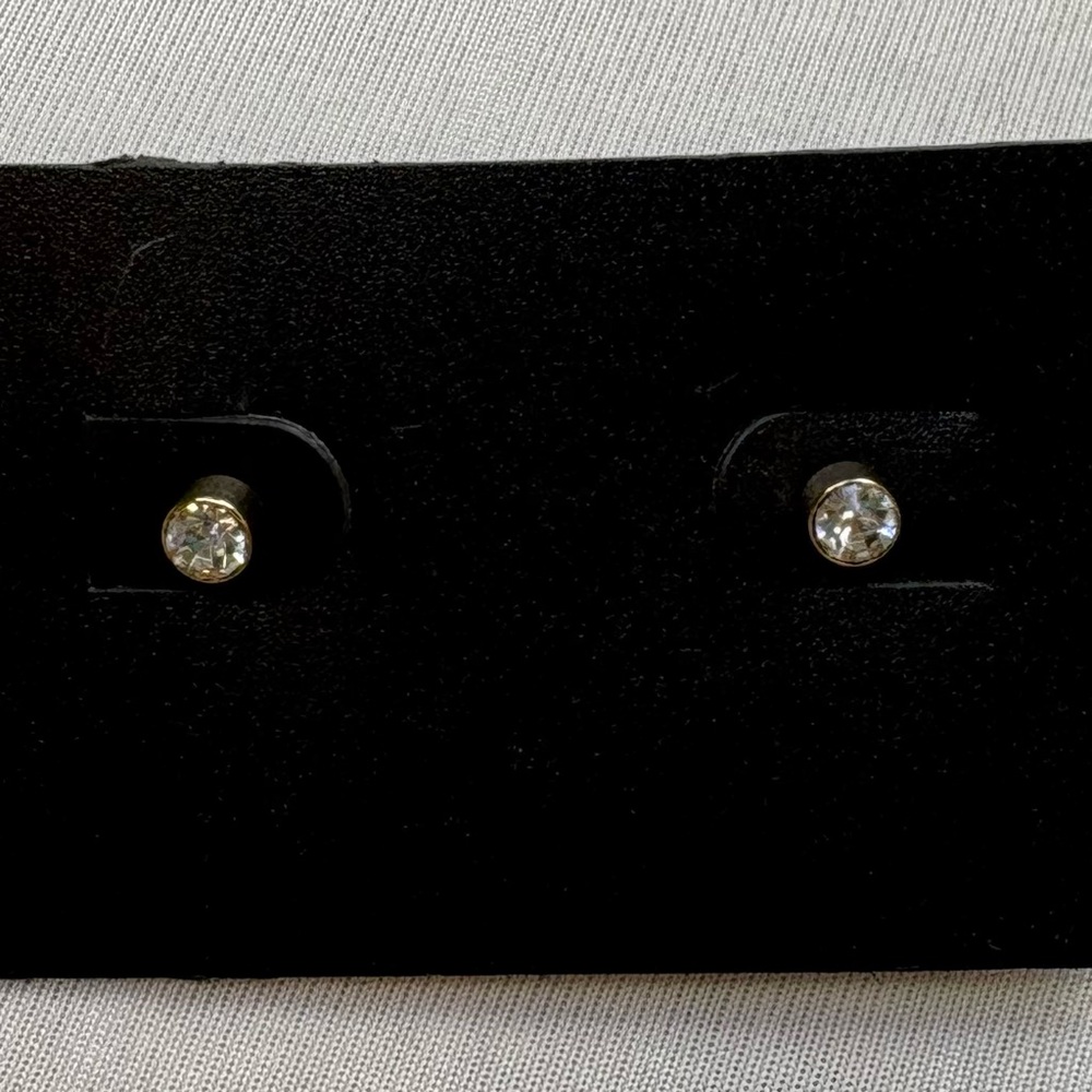 Gold Tone Bezel Set Cubic Zirconia Crystal Round Stud Earrings - Picture 2 of 6